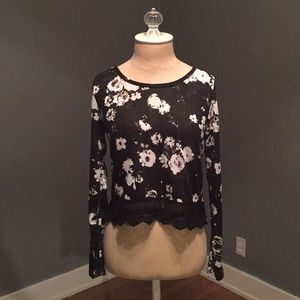 Long Sleeve Floral Crop Top